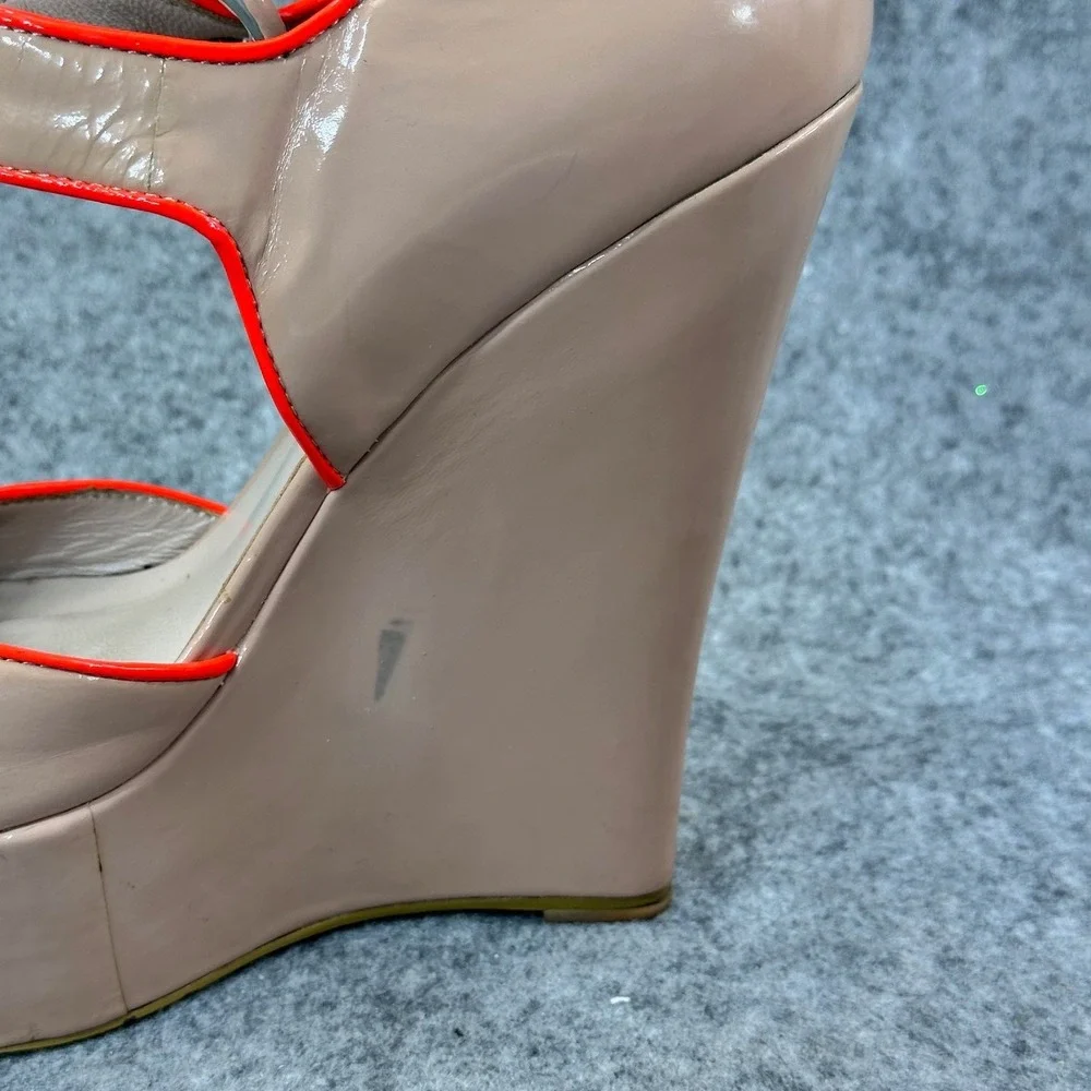 Cynthia Rowley Nude Patent Leather Neon Orange Piping Wedge Mary Jane Pumps 38.5
